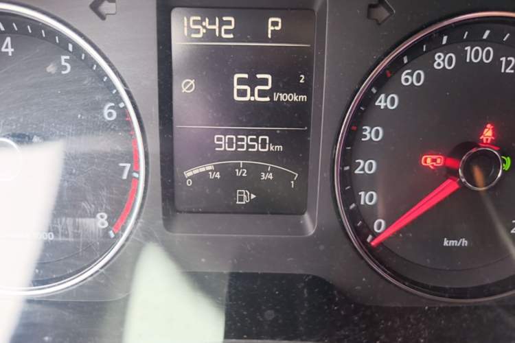 Used Volkswagen Lavida 2013 1.6L Automatic Comfort Edition Odometer Close Up