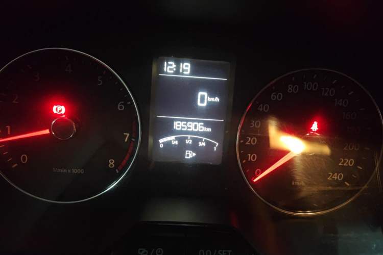 Used Volkswagen Lavida 2013 1.6L Manual Comfort Edition Odometer Close Up