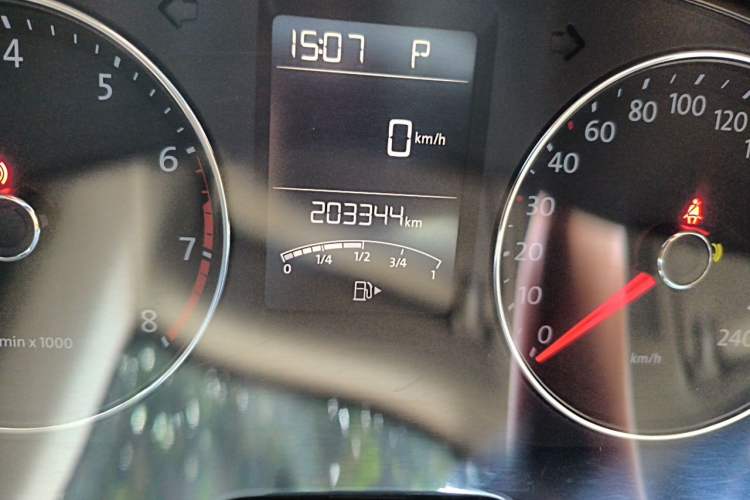 Used Volkswagen Lavida 2013 Revised Version 1.4 TSI DSG Comfort Edition Odometer Close Up