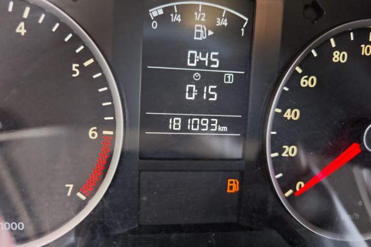 Used Volkswagen Lavida 2013 Classic 1.6L Manual Fashion Edition Odometer Close Up
