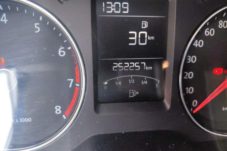 Used Volkswagen Lavida 2013 Restyled Classic 1.6L Manual Comfort Edition Odometer Close Up