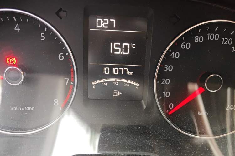 Used Volkswagen Lavida 2013 Restyled Classic 1.6L Manual Comfort Edition Odometer Close Up