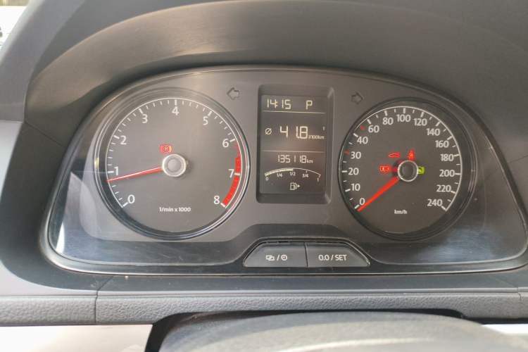 Used Volkswagen Lavida 2013 Revised Classic 1.6L Automatic Fashion Edition Odometer Close Up