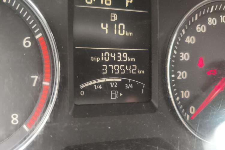 Used Volkswagen Lavida 2013 1.4 TSI DSG Luxury Navigation Edition Odometer Close Up