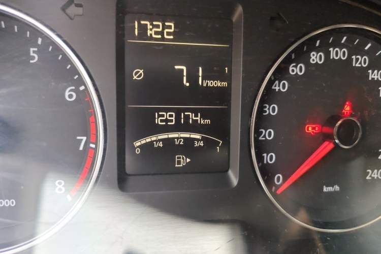 Used Volkswagen Lavida 2013 Restyled Classic 1.6L Manual Comfort Edition Odometer Close Up
