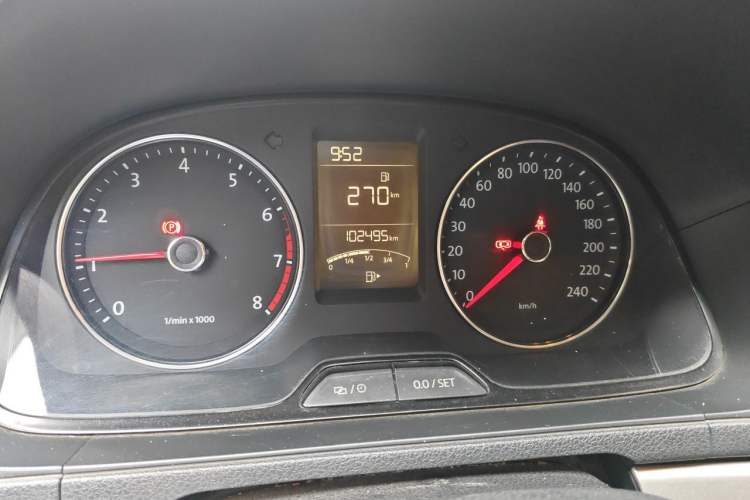 Used Volkswagen Lavida 2013 Restyled Classic 1.6L Manual Comfort Edition Odometer Close Up