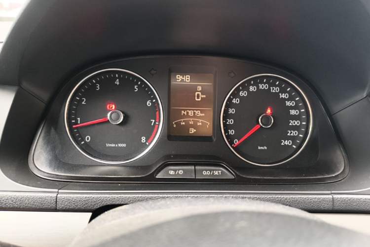 Used Volkswagen Lavida 2013 Restyled Classic 1.6L Manual Comfort Edition Odometer Close Up