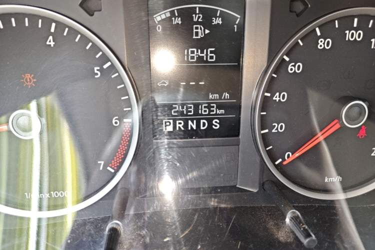 Used Volkswagen Lavida 2013 Classic 1.6L Automatic Fashion Edition Odometer Close Up