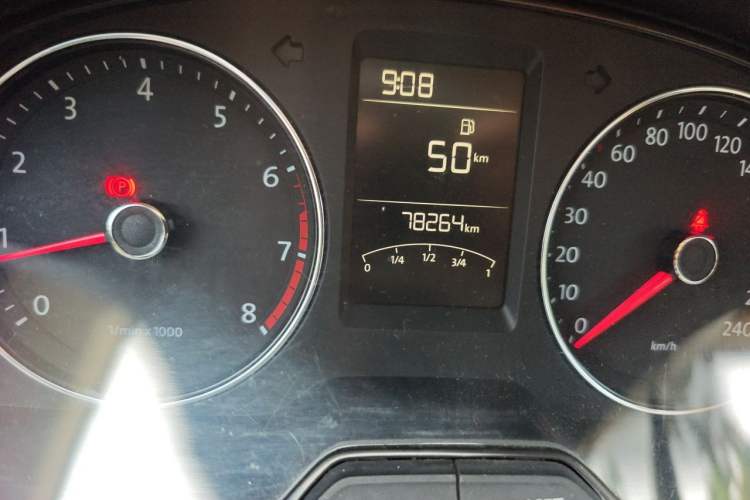 Used Volkswagen Lavida 2013 Restyled Classic 1.6L Manual Comfort Edition Odometer Close Up