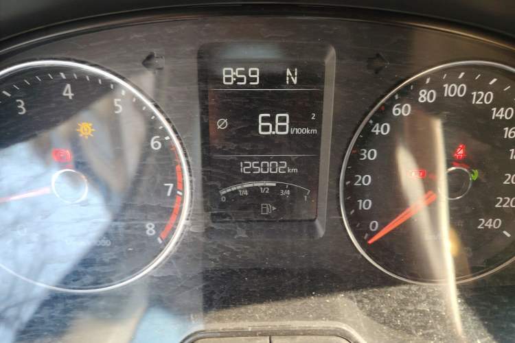 Used Volkswagen Lavida 2013 Restyled Classic 1.6L Automatic Comfort Edition Odometer Close Up