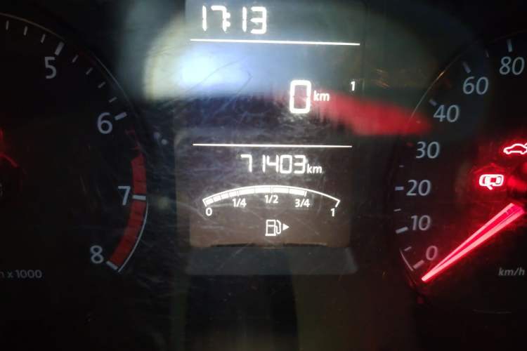 Used Volkswagen Lavida 2013 Revised Classic 1.6L Manual Fashion Edition Odometer Close Up