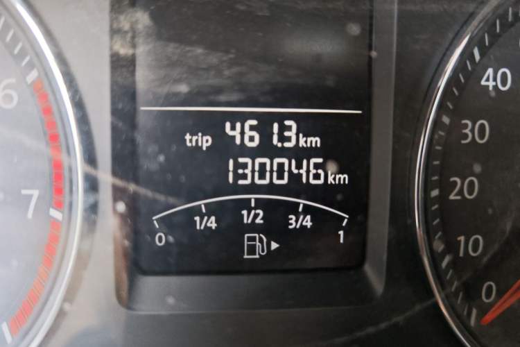 Used Volkswagen Lavida 2013 1.4TSI Manual Comfort Edition Odometer Close Up