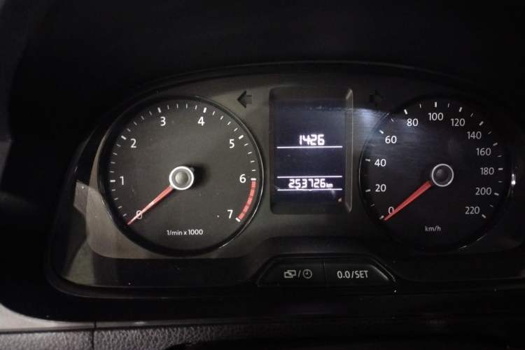 Used Volkswagen Lavida 2013 1.6L Automatic Comfort Edition Odometer Close Up