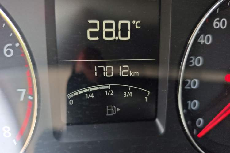 Used Volkswagen Lavida 2013 Restyled Classic 1.6L Automatic Comfort Edition Odometer Close Up
