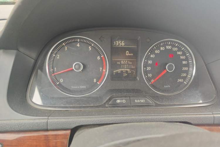 Used Volkswagen Lavida 2013 1.4TSI Manual Comfort Edition Odometer Close Up