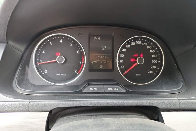 Used Volkswagen Lavida 2013 Restyled Classic 1.6L Manual Comfort Edition Odometer Close Up