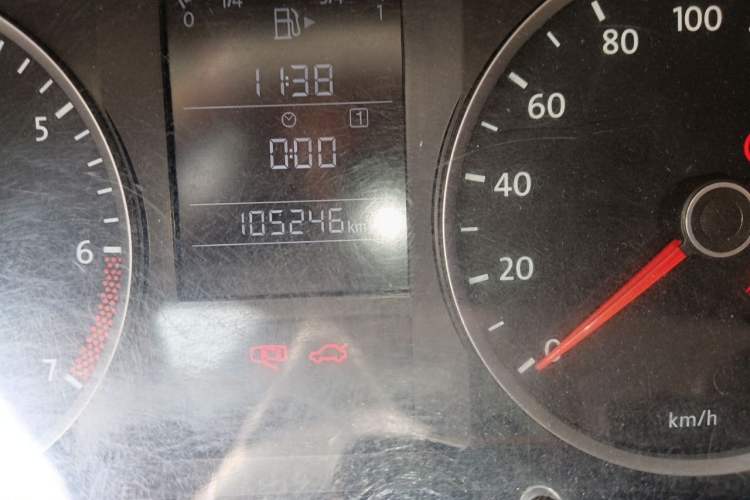 Used Volkswagen Lavida 2013 Classic 1.6L Manual Fashion Edition Odometer Close Up