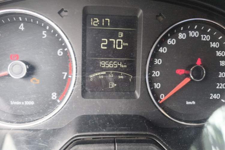 Used Volkswagen Lavida 2013 Restyled Classic 1.6L Manual Comfort Edition Odometer Close Up