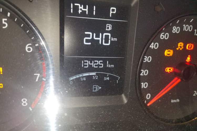 Used Volkswagen Lavida 2013 1.6L Automatic Comfort Edition Odometer Close Up
