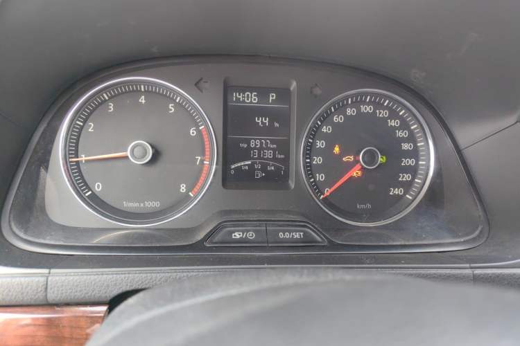 Used Volkswagen Lavida 2013 1.4TSI DSG Comfort Edition Odometer Close Up