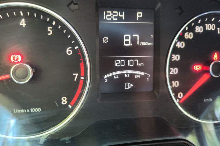 Used Volkswagen Lavida 2013 Restyled Classic 1.6L Automatic Comfort Edition Odometer Close Up