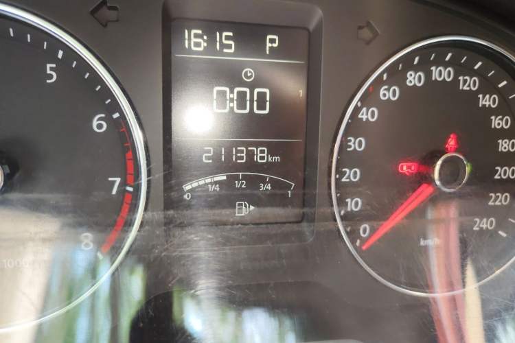 Used Volkswagen Lavida 2013 Restyled Classic 1.6L Automatic Comfort Edition Odometer Close Up