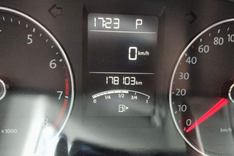 Used Volkswagen Lavida 2013 Restyled Classic 1.6L Automatic Comfort Edition Odometer Close Up