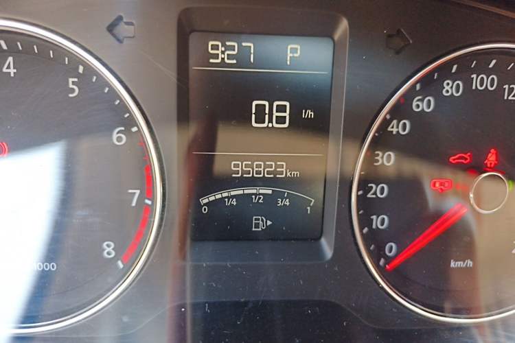 Used Volkswagen Lavida 2013 Revised Version 1.4 TSI DSG Comfort Edition Odometer Close Up