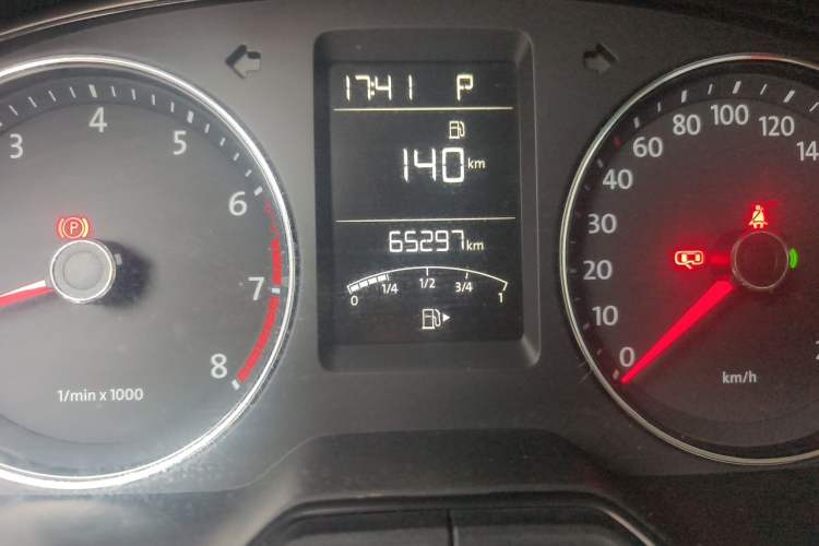 Used Volkswagen Lavida 2013 Restyled Classic 1.6L Automatic Comfort Edition Odometer Close Up