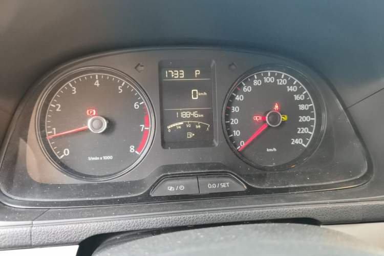 Used Volkswagen Lavida 2013 Revised Classic 1.6L Automatic Fashion Edition Odometer Close Up
