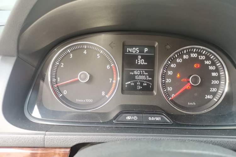 Used Volkswagen Lavida 2013 1.4TSI DSG Comfort Edition Odometer Close Up