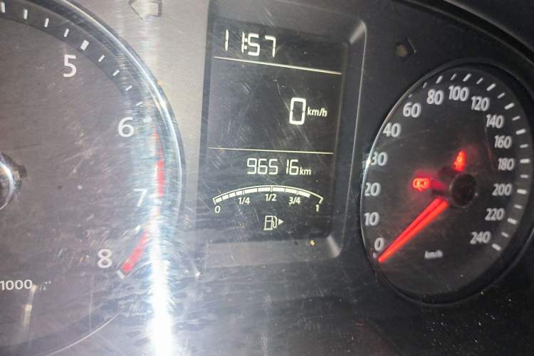 Used Volkswagen Lavida 2013 Restyled Classic 1.6L Manual Comfort Edition Odometer Close Up