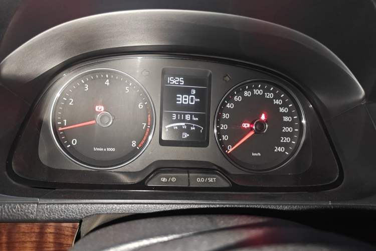 Used Volkswagen Lavida 2013 Restyled Classic 1.6L Manual Comfort Edition Odometer Close Up