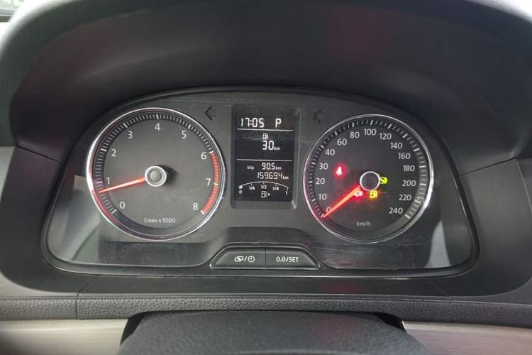 Used Volkswagen Lavida 2013 1.4TSI DSG Comfort Edition Odometer Close Up