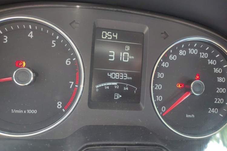 Used Volkswagen Lavida 2013 1.4TSI Manual Comfort Edition Odometer Close Up