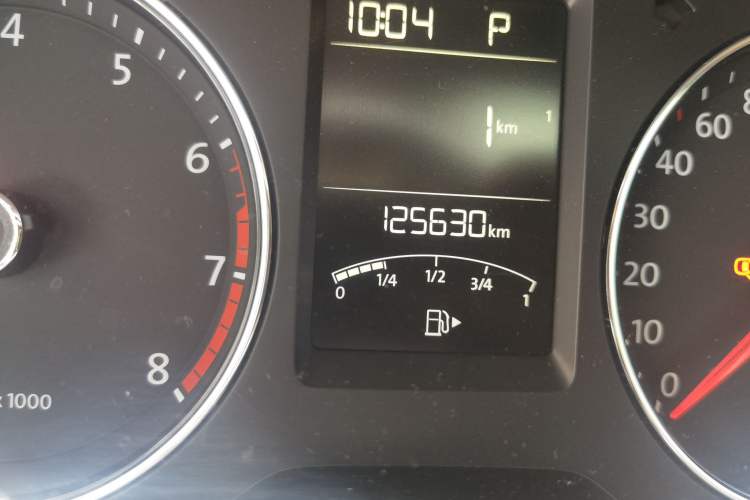 Used Volkswagen Lavida 2013 Revised Version 1.6L Automatic Luxury Edition Odometer Close Up