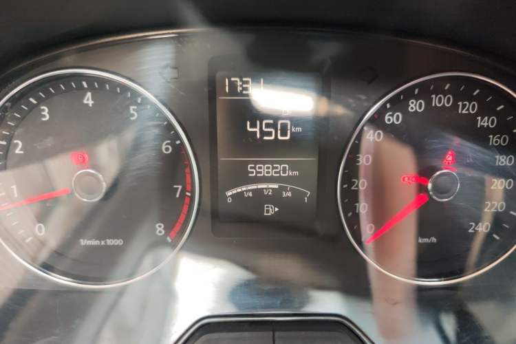 Used Volkswagen Lavida 2013 Restyled Classic 1.6L Manual Comfort Edition Odometer Close Up