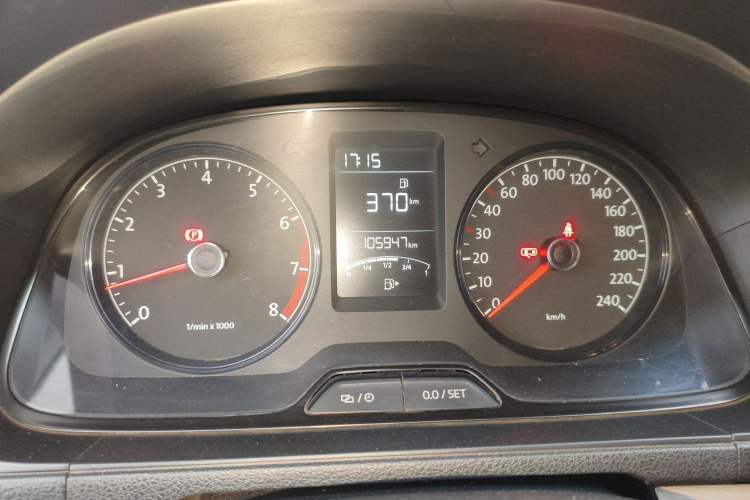 Used Volkswagen Lavida 2013 Revised Classic 1.6L Manual Fashion Edition Odometer Close Up