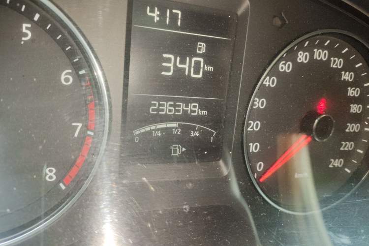 Used Volkswagen Lavida 2013 Restyled Classic 1.6L Manual Comfort Edition Odometer Close Up