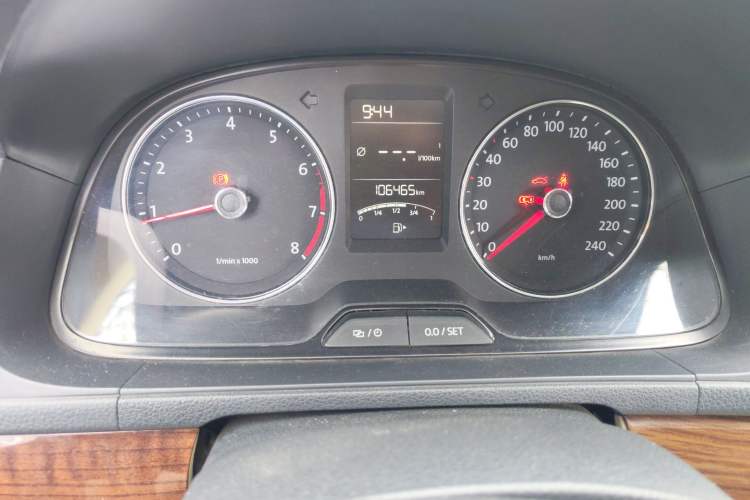 Used Volkswagen Lavida 2013 Restyled Classic 1.6L Manual Comfort Edition Odometer Close Up