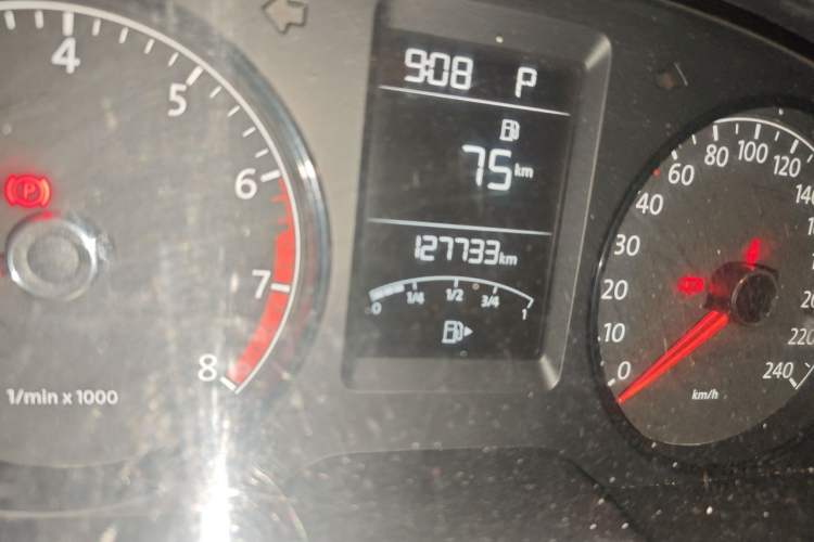 Used Volkswagen Lavida 2013 Revised Classic 1.6L Automatic Fashion Edition Odometer Close Up