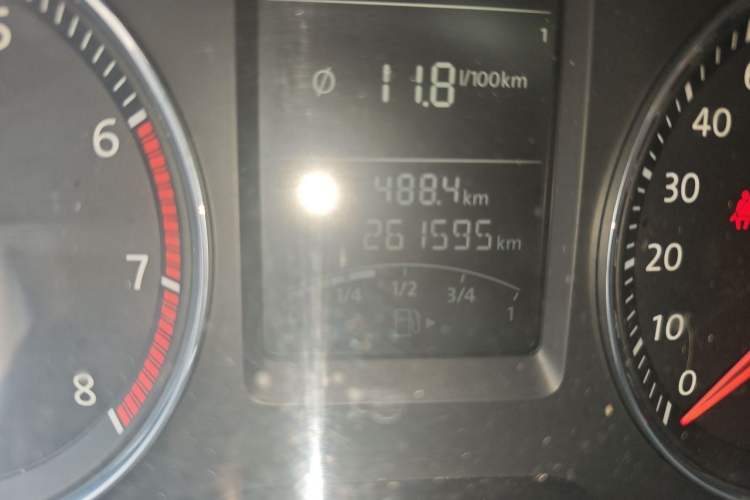 Used Volkswagen Lavida 2013 1.4TSI DSG Comfort Edition Odometer Close Up