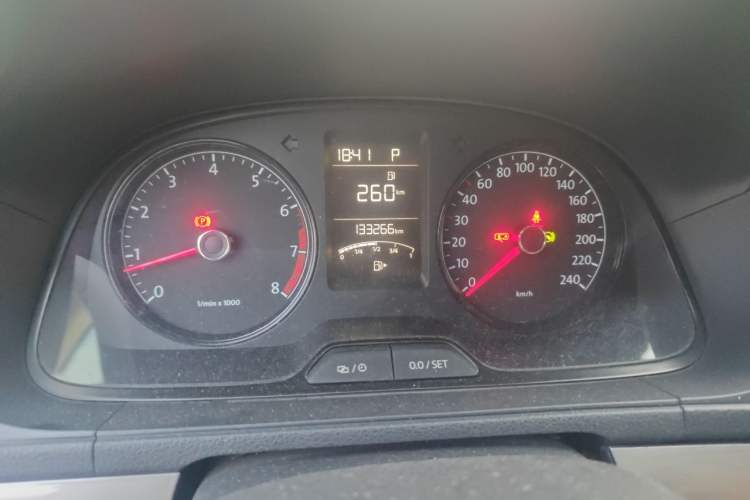 Used Volkswagen Lavida 2013 Revised Classic 1.6L Automatic Fashion Edition Odometer Close Up