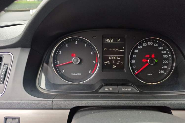 Used Volkswagen Lavida 2013 Restyled Classic 1.6L Automatic Comfort Edition Odometer Close Up