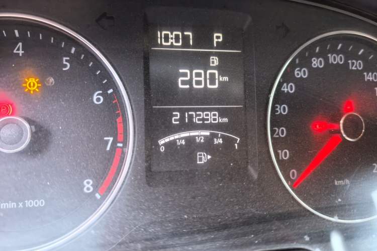 Used Volkswagen Lavida 2013 1.6L Automatic Comfort Edition Odometer Close Up