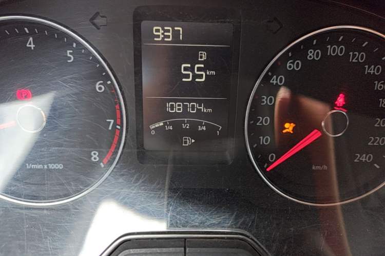 Used Volkswagen Lavida 2013 Restyled Classic 1.6L Manual Comfort Edition Odometer Close Up