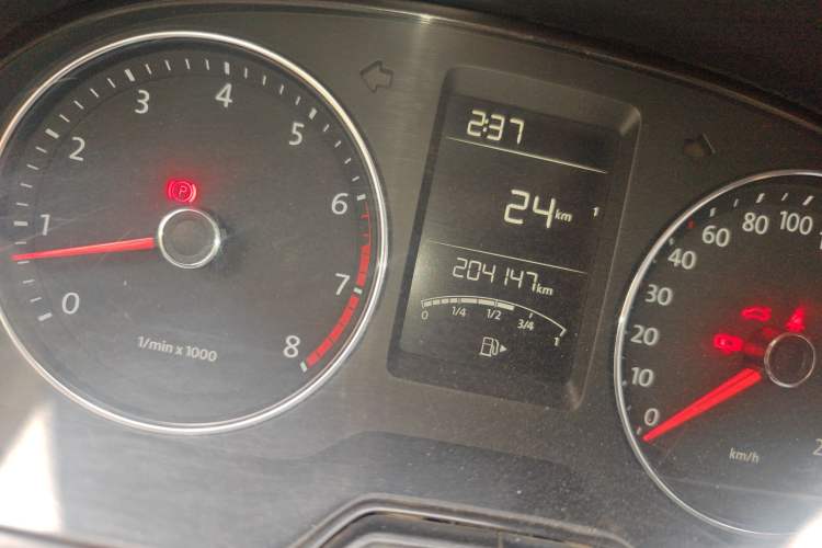 Used Volkswagen Lavida 2013 Revised Version 1.4 TSI Manual Comfort Edition Odometer Close Up