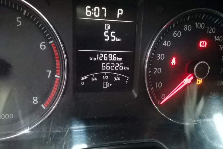 Used Volkswagen Lavida 2013 Revised Version 1.4 TSI DSG Comfort Edition Odometer Close Up