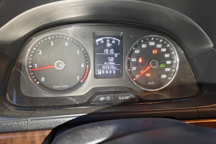 Used Volkswagen Lavida 2013 1.6L Automatic Comfort Edition Odometer Close Up