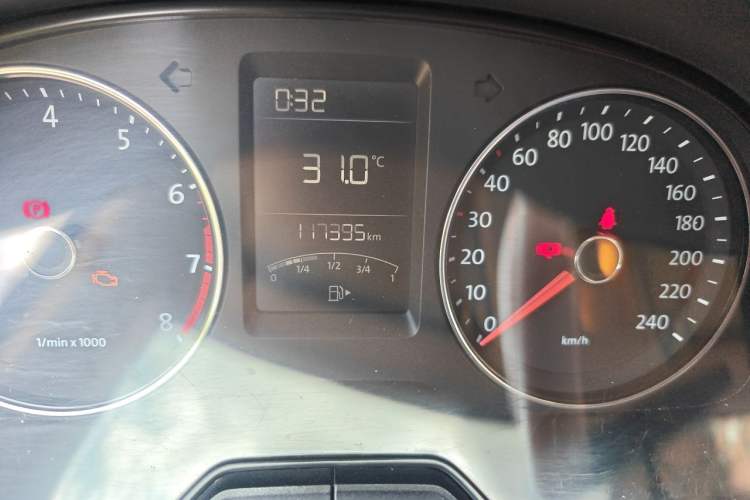Used Volkswagen Lavida 2013 Restyled Classic 1.6L Manual Comfort Edition Odometer Close Up
